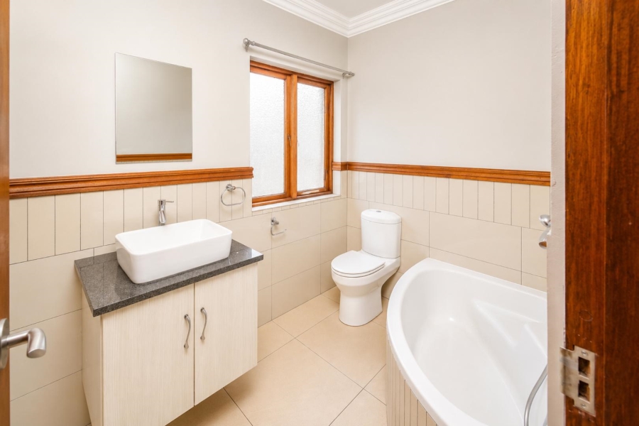 5 Bedroom Property for Sale in Xanadu Eco Park North West